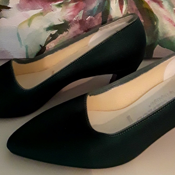 Deep Green Heels - Picture 1 of 8